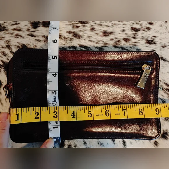 Ricardo Beverly Hills Women's Rich Black Cherry Leather Clutch - Picture 9 of 9